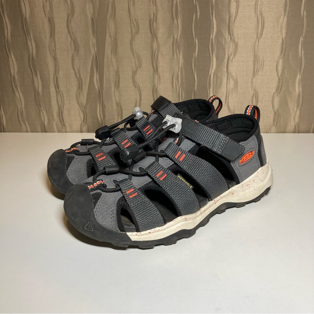 KEEN Newport Neo H2 Youth 1 Sandals Magnet Gray Orange Washable Shoes 1018426